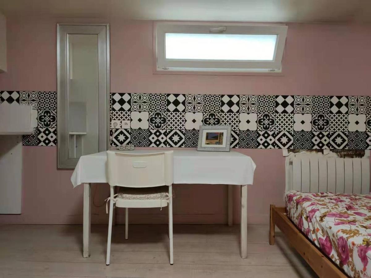 Fleur De Paris Hostel Buitenkant foto